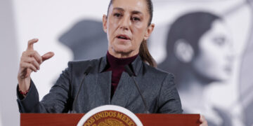 Claudia Sheinbaum, presidenta de México, durante su tradicional conferencia de prensa matutina. Foto: Isaac Esquivel / EFE.