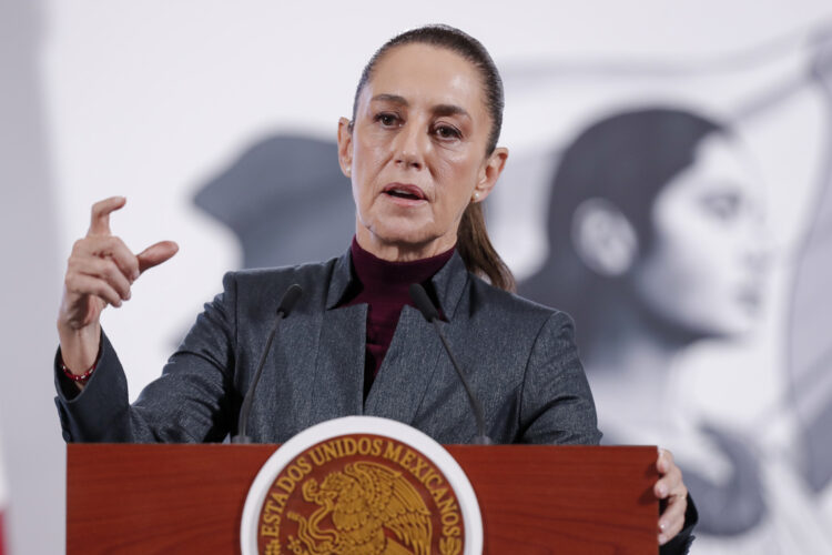 Claudia Sheinbaum, presidenta de México, durante su tradicional conferencia de prensa matutina. Foto: Isaac Esquivel / EFE.