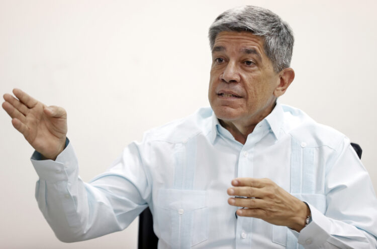 Carlos Fernández de Cossío. Foto:  Ernesto Mastrascusa/EFE.