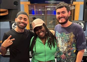 Daymé Arocena junto al rapero Arcángel y al productor musical Animal. Foto: Facebook/Daymé Arocena.