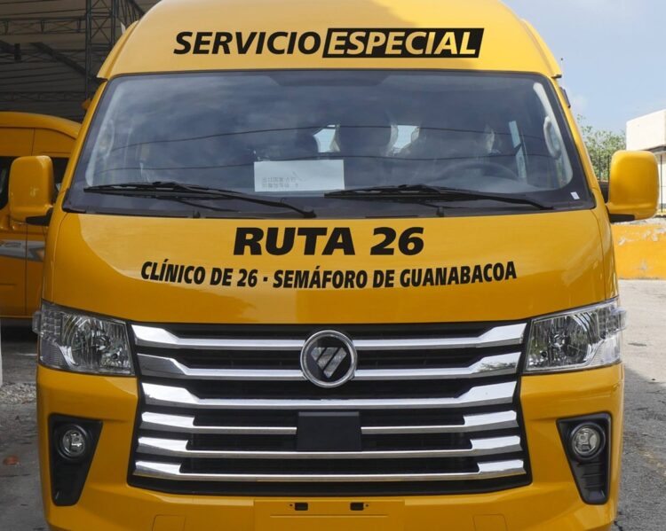 Microbuses de fabricación china operarán en seis provincias de Cuba. Foto: Facebook/Eduardo Roríguez Dávila.