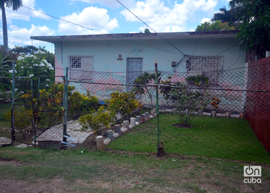 Vivienda de placa en el "Llega y pon" de Casablanca, en La Habana. Foto: Otmaro Rodríguez.