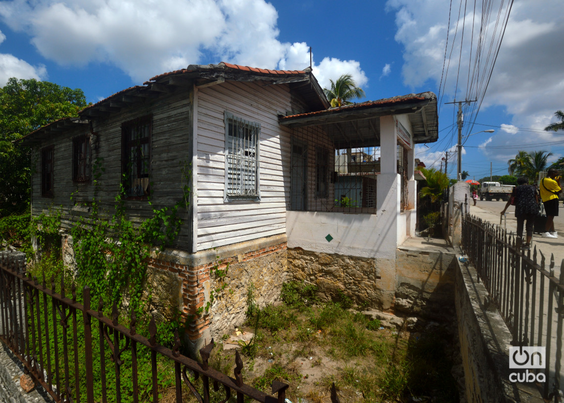 Casa de madera ubicada en la Curva de Párraga. Foto: Otmaro Rodríguez.