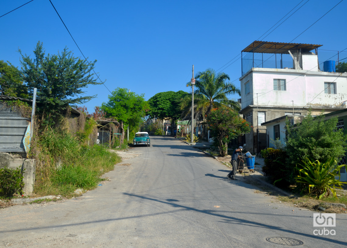 Calle Pocito, en Lawton. Foto: Otmaro Rodríguez.