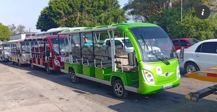 Ómnibus puestos en circulación por la mipyme Mecanik 11. Foto: CubaCute