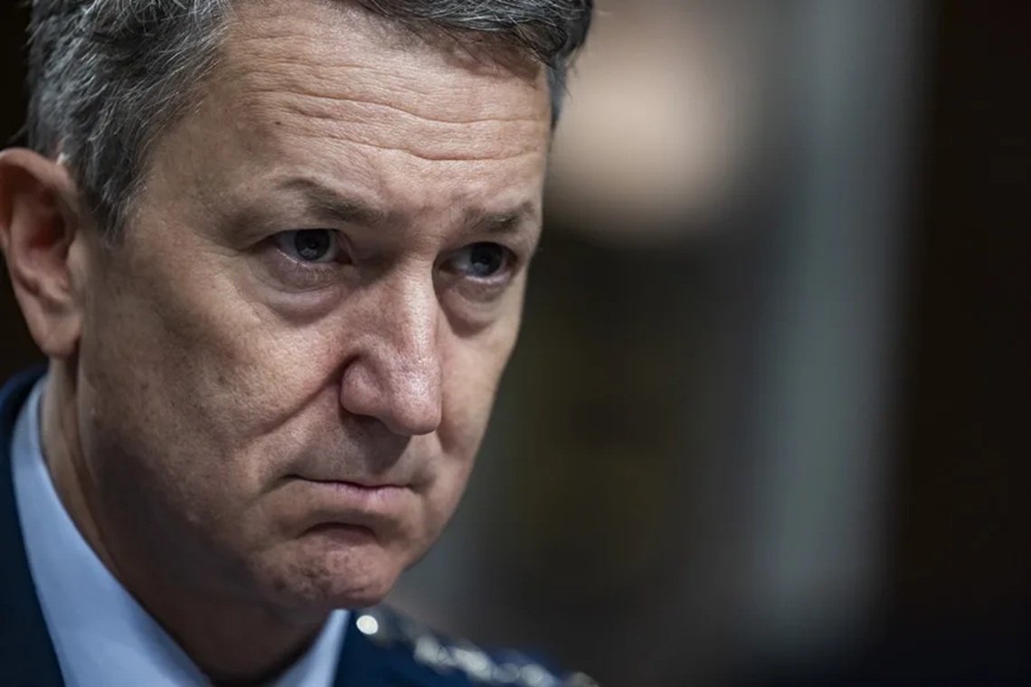 El jefe del Estado Mayor Conjunto de EEUU, el general Dan Caine, ha dado detalles sobre los ataques a las instalaciones nucleares de Irán. Foto: Jim Lo Scalzo / EFE.