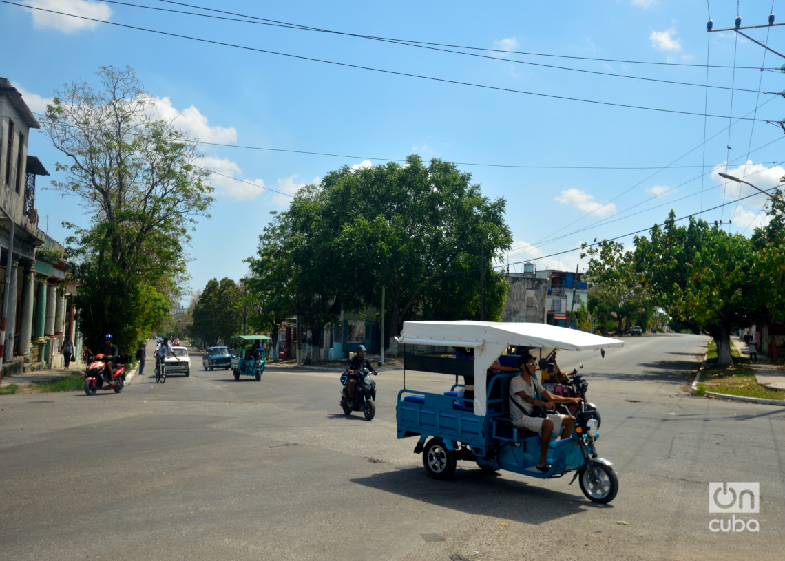 Intersección de las avenidas Acosta y  Porvenir, en Lawton. Foto: Otmaro Rodríguez.