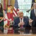 El presidente Trump habla en el Despacho Oval de la Casa Blanca el 10 de junio de 2025. Foto: EFE/EPA/KEN CEDENO / POOL