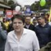 Uribe Turbay, uno de los aspirantes presidenciales del partido uribista Centro Democrático, fue herido a bala este sábado en un atentado durante un acto de campaña en Bogotá, informaron medios locales. Foto:  Carlos Ortega/EFE.
