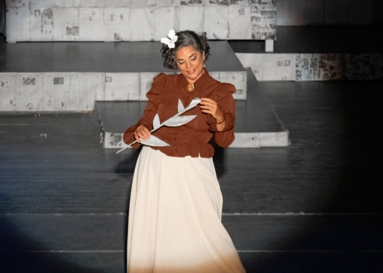 La soprano Bárbara Llanes en el estreno de "Actea" en Cuba. Foto: Xavier García, cortesía de la Orquesta del Lyceum de La Habana.