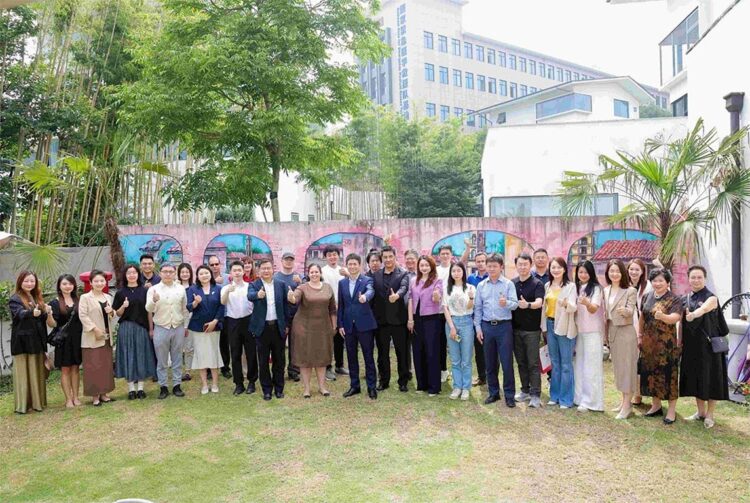El centro cultural de Cuba en China se inauguró este jueves. Foto: Prensa Latina.