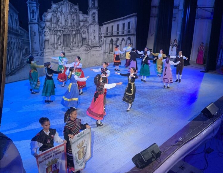 Es el quinto año consecutivo en el que la Junta acuerda destinar esta ayuda. En la foto, cuerpo de Baile Castilla y León-Cuba, tomada de su perfil en Facebook.