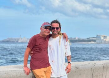 El actor Néstor Jiménez junto a su hijo Nestico. Foto: Cortesía.