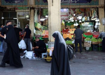 Bazar de Tajrish en Tehran, 30 de junio de 2025, en medio del cese al fuego con Israel. Foto: EFE/EPA/ABEDIN TAHERKENAREH.