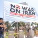 Los Ángeles, Estados Unidos, 23/06/2025.- Marines estadounidenses vigilan el edificio federal Wilshire, en Los Ángeles, durante una protesta contra la guerra tras los ataques aéreos de Estados Unidos e Israel contra Irán. Foto: EFE/KYLE GRILLOT.