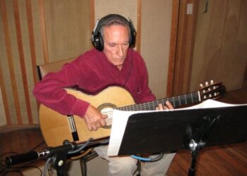 El guitarrista, compositor y orquestador cubano Juanito Márquez, fallecido en Miami a los 95 años de edad. Foto: Tomada del perfil de Facebook del artista.