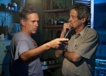 Wood junto a Fernando Pérez durante la filmación de Últimos días en La Habana. Foto: Patricio Wood Pujols/Facebook.