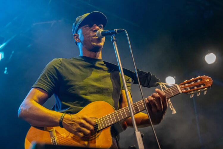 Tony Ávila