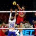 El central cubano Roamy Alonso en una acción de ataque, durante el partido entre Cuba y Países Bajos en la Liga de las Naciones de Voleibol, ganado por la isla tres sets a uno. Foto: Tomada del perfil de Facebook de JIT Deporte Cubano.