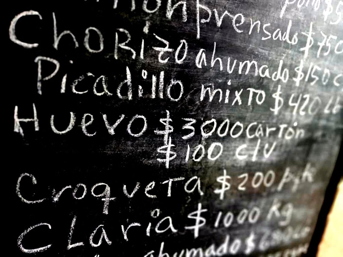 Cotización del huevo en un establecimiento privado del sur de La Habana, el 21 de julio de 2025. Foto: AMD.