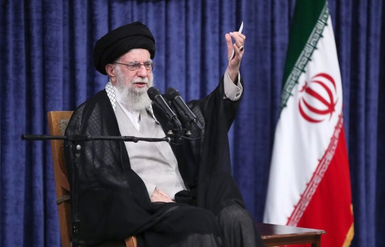 El ayatolá Alí Jameini durante una reunión con representantes del poder judicial el pasado 16 de julio en Teherán. Foto: EFE/EPA/IRANIAN SUPREME LEADER OFFICE