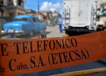 Los ingresos recaudados por Etecsa en el primer mes y medio transcurrido desde el tarifazo superan los 24 millones de dólares, lo que representa un promedio de 540 mil dólares diarios, según el Gobierno cubano. Foto: AMD.