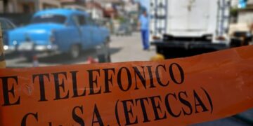 Los ingresos recaudados por Etecsa en el primer mes y medio transcurrido desde el tarifazo superan los 24 millones de dólares, lo que representa un promedio de 540 mil dólares diarios, según el Gobierno cubano. Foto: AMD.