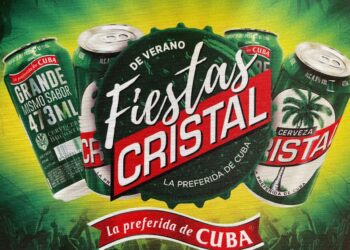 Cartel de las Fiestas Cristal que por tercera vez regresan como una opción de verano para los cubanos. Foto: Lied Lorain.