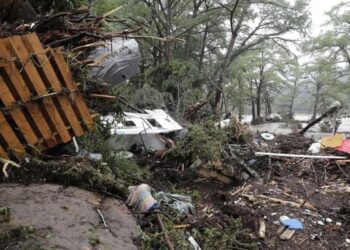 Estragos de las grandes inundaciones al centro de Texas, en Estados Unidos. Foto: Tomada del Facebook de Entérate sin Filtro.