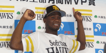 Liván Moinelo. Foto: X/Béisbol Japonés.com