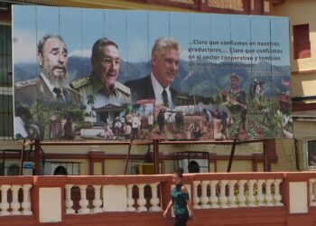 Máximos líderes de la revolución. Fidel Castro 1959-2008, Raúl Castro 2008-2018 y Miguel Díaz-Canel 2018-2028 Foto. AMD