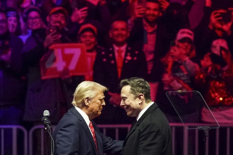 Donald Trump y Elon Musk durante un mitin en Washington D.C. el 19 de enero de 2025. Foto: EFE/EPA/WILL OLIVER.