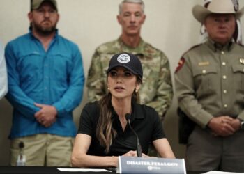 La secretaria Kristy Noem. Foto: FE/EPA/DUSTIN SAFRANEK.
