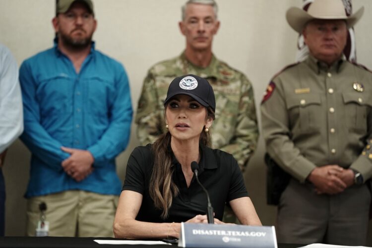 La secretaria Kristy Noem. Foto: FE/EPA/DUSTIN SAFRANEK.