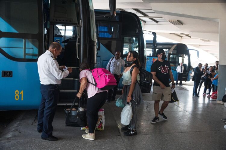Ómnibus Nacionales. Foto: Facebook/Eduardo Rodríguez Dávila.