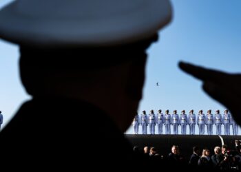 Marinos rusos en  Severodvinsk, Rusia. Foto: EFE/EPA/ALEXANDER KAZAKOV / SPUTNIK / KREMLIN POOL.