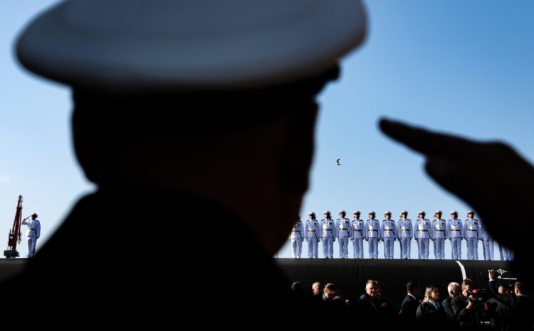 Marinos rusos en  Severodvinsk, Rusia. Foto: EFE/EPA/ALEXANDER KAZAKOV / SPUTNIK / KREMLIN POOL.