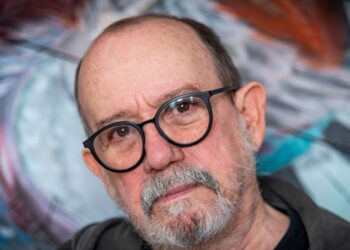 Silvio Rodríguez en los Estudios Ojalá, en La Habana, 2022. Foto: Kaloian.