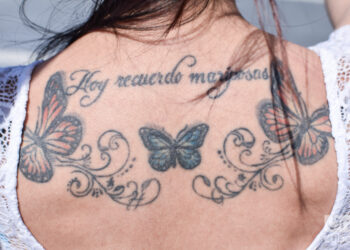 Verso de "Mariposas". Foto: Kaloian.