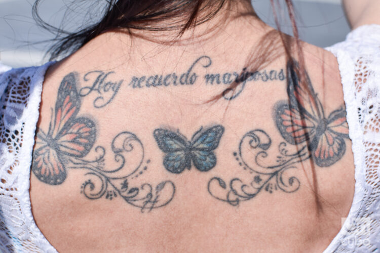 Verso de "Mariposas". Foto: Kaloian.