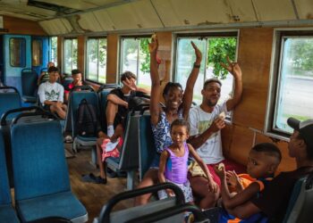 Tren de las Playas del Este. Foto: Facebook/Eduardo Rodríguez Dávila.