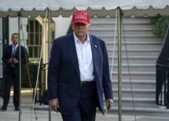 Donald Trump sale de la Casa Blanca el 1 de julio de 2025 hacia Florida. Foto: EFE/EPA/WILL OLIVER / POOL.