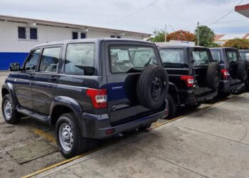 Vehículos todoterrenos rusos UAZ Patriot, ensamblados en Cuba. Foto: Tomada del perfil de Facebook de la Embajada de Rusia en Cuba.