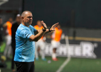 Los resultados de Yunielys Castillo al frente de la selección absoluta cubana de fútbol ha sido desatrosa. Foto: Tomada de JIT.