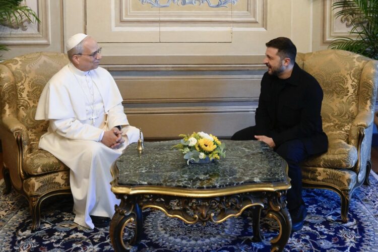 El presidente ucraniano dijo a la prensa que estaba “muy agradecido a Su Santidad por este encuentro". Foto: @ZelenskyyUa