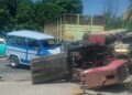 Vehículos involucrados en un accidente de tránsito en Santa Marta, cerca de Varadero, que dejó una docena de heridos, el 3 de julio de 2025. Foto: Tomada del perfil de Facebook de Radio Varadero.
