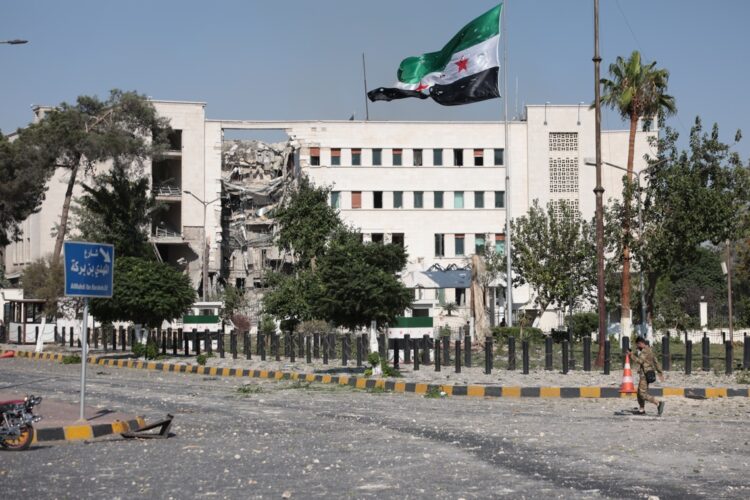 Daños en el Ministerio de Defensa de Siria como consecuencia de los ataques de Israel a Damasco, el 16 de julio de 2025. Foto: Mohammed Al Rifai / EFE / EPA.