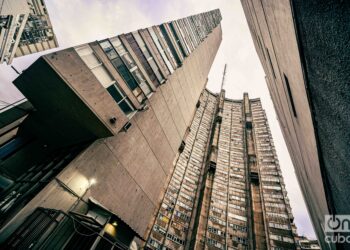 Arquitectura brutalista en Buenos Aires. Foto: Kaloian.