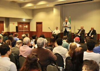 Díaz-Canel se reunió este domingo en Río de Janeiro con casi 300 brasileños. Foto: Facebook/Presidencia Cuba.