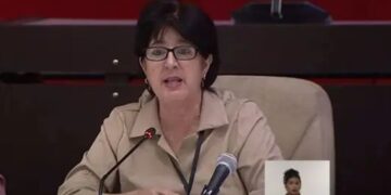 La ya exministra de Trabajo y Seguridad Social de Cuba, Marta Elena Feitó Cabrera, durante su muy cuestionada intervención ante una comisión de la Asamblea Nacional, que derivó en su renuncia. Foto: Captura de video.